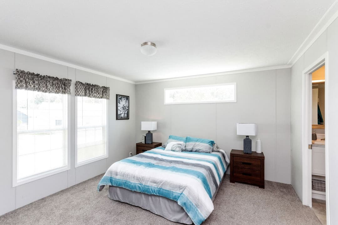 Pegasus 28483s bedroom home features