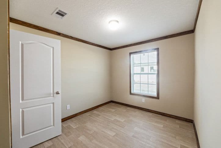 Goose 28643a bedroom home features