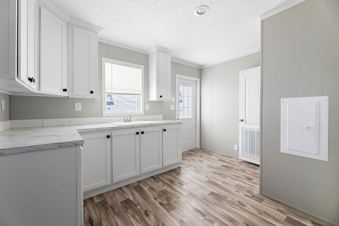 Pure 28563x interior home features