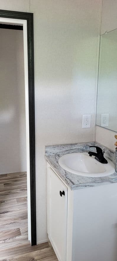 Pure 16663u bathroom home features