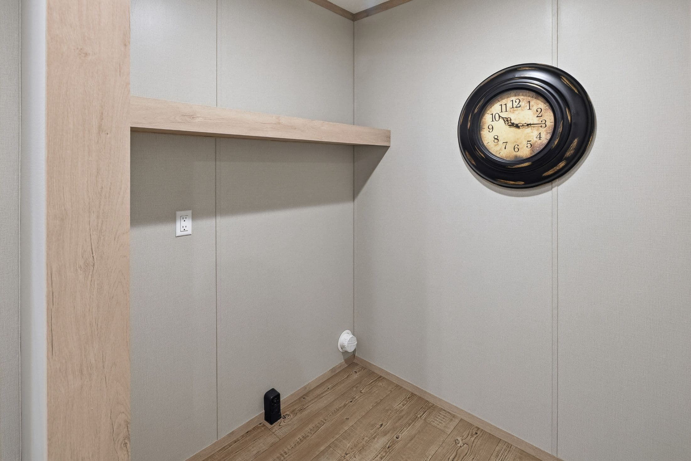 Expedition  home features