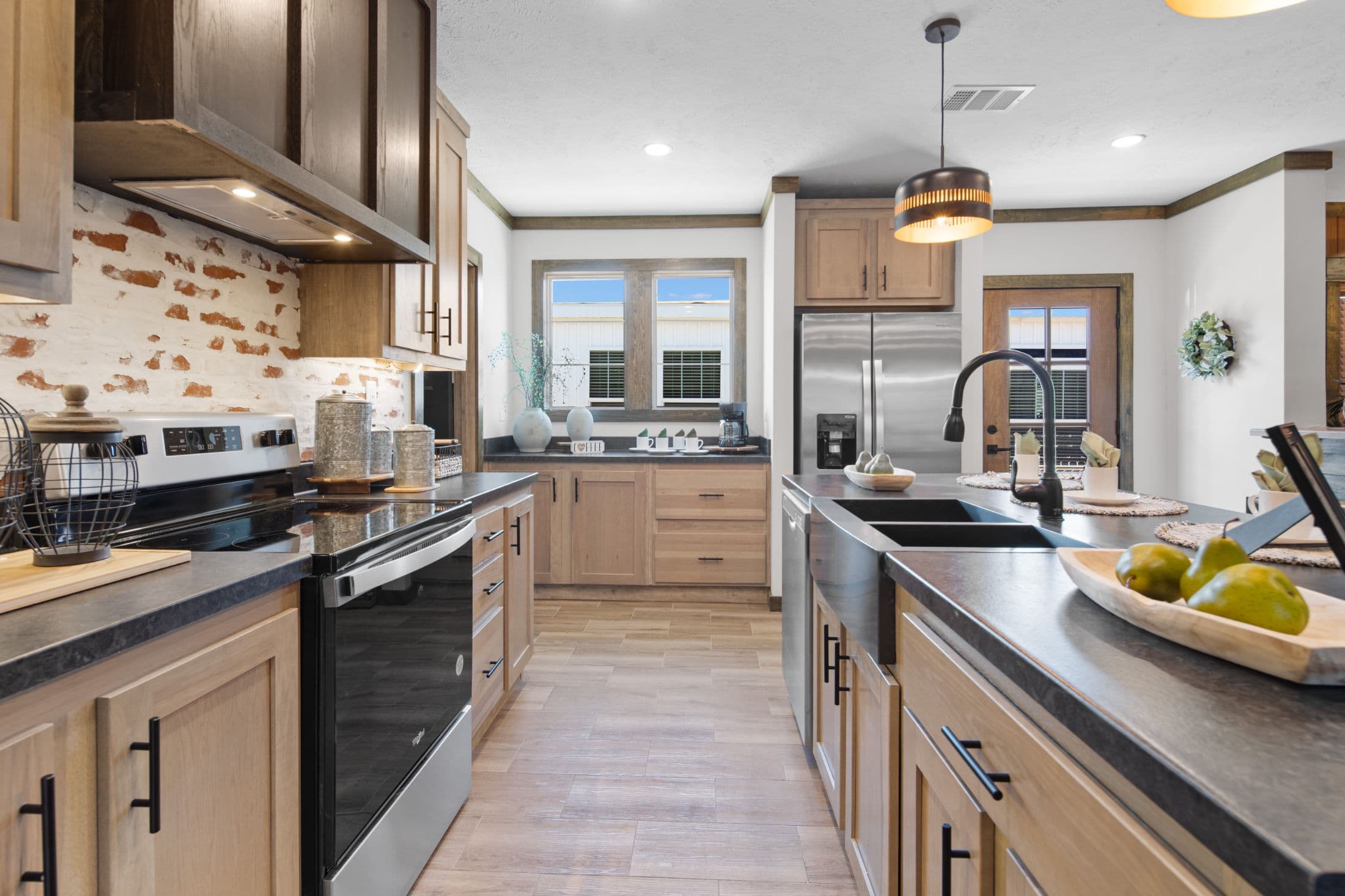 The low country kitchen home features