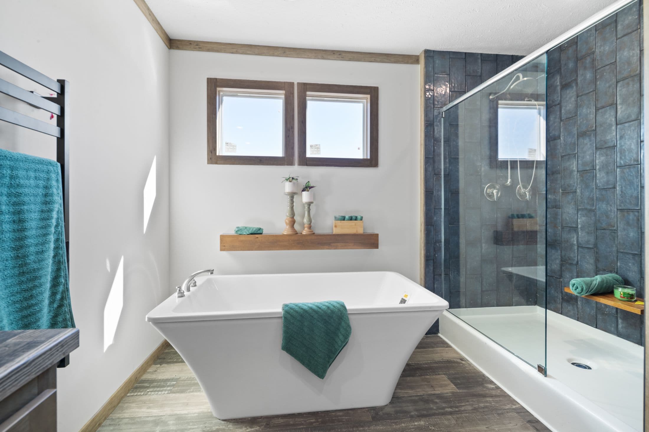 The lakewood interior and bathroom home features