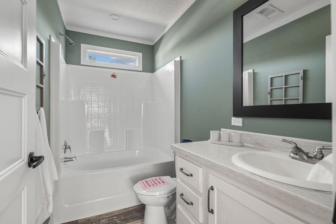 The azalea interior and bathroom home features