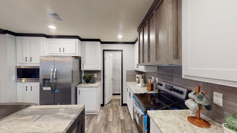 Maverick 28563a kitchen home features