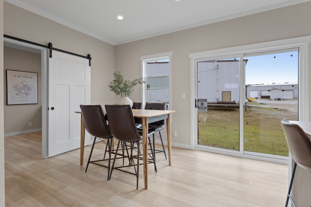 The altitude 2 interior home features