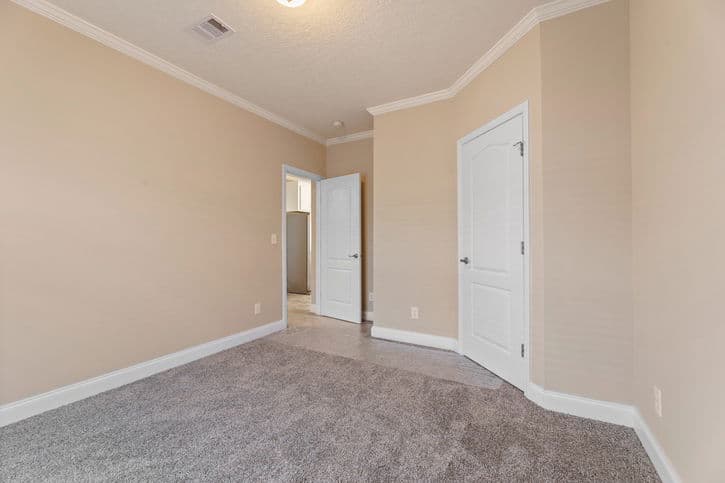 Timberview 32663e bedroom home features