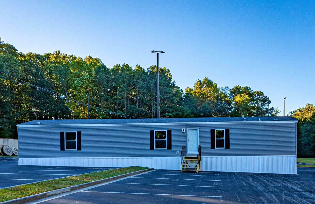 Phoenix 16763a hero, elevation, and exterior home features