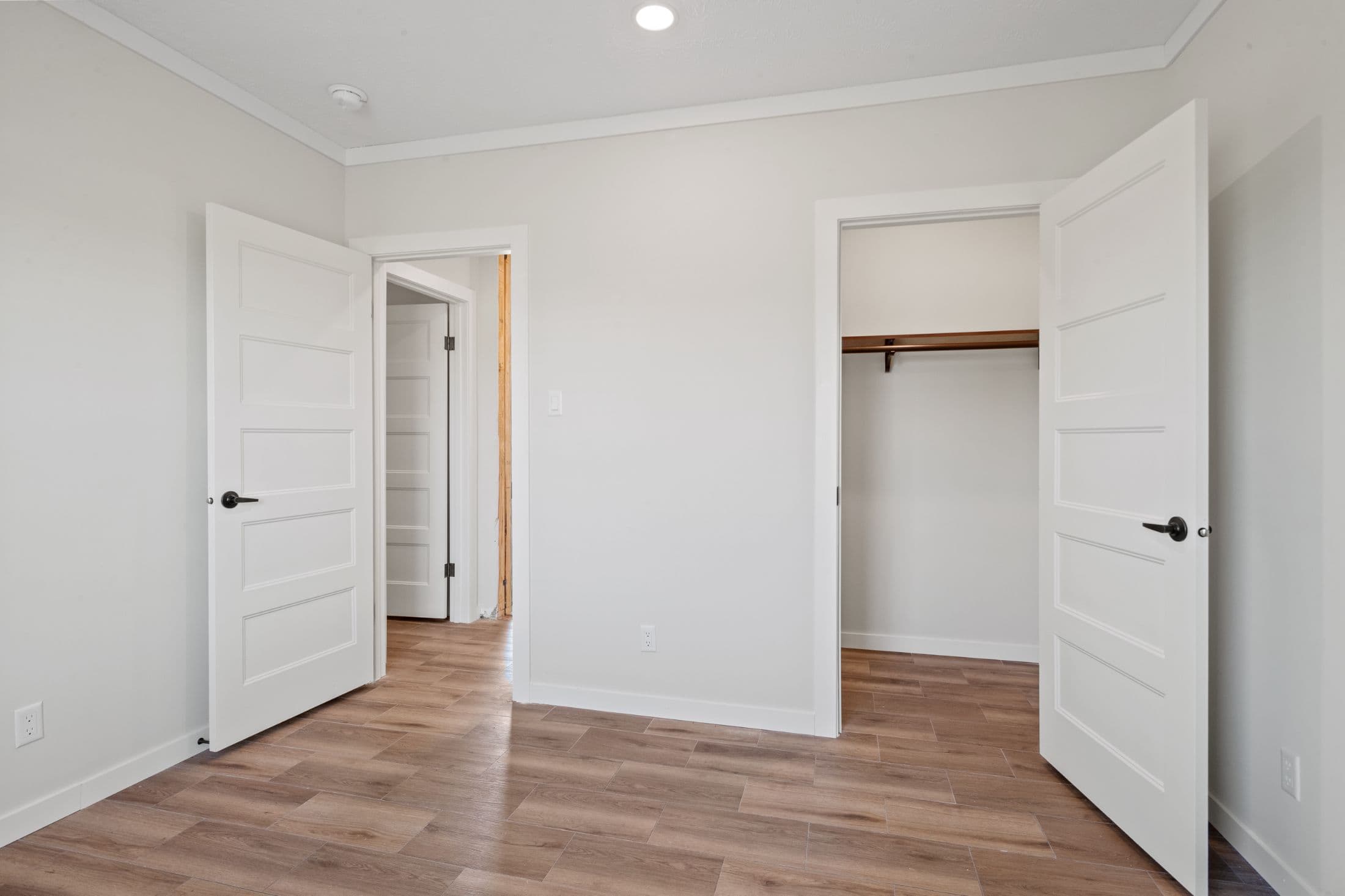 The twin creek interior and bedroom home features