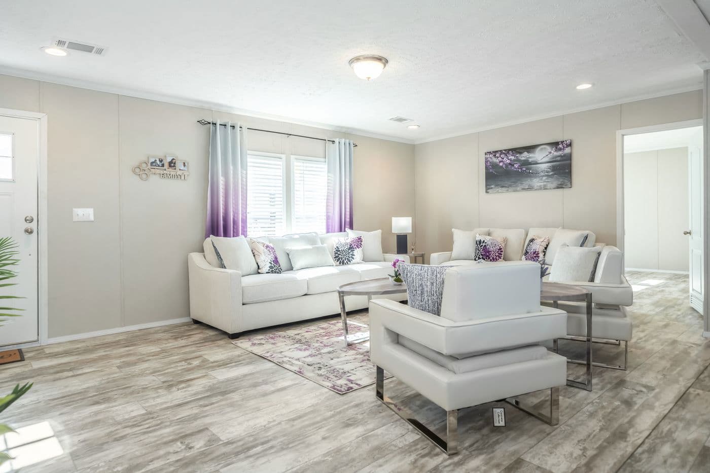 Stella interior home features