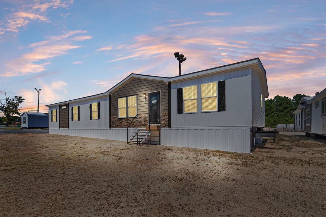 The delilah (inventory) hero and exterior home features