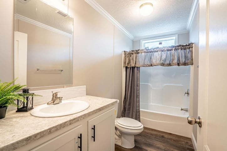 Isidro 32603c bathroom home features