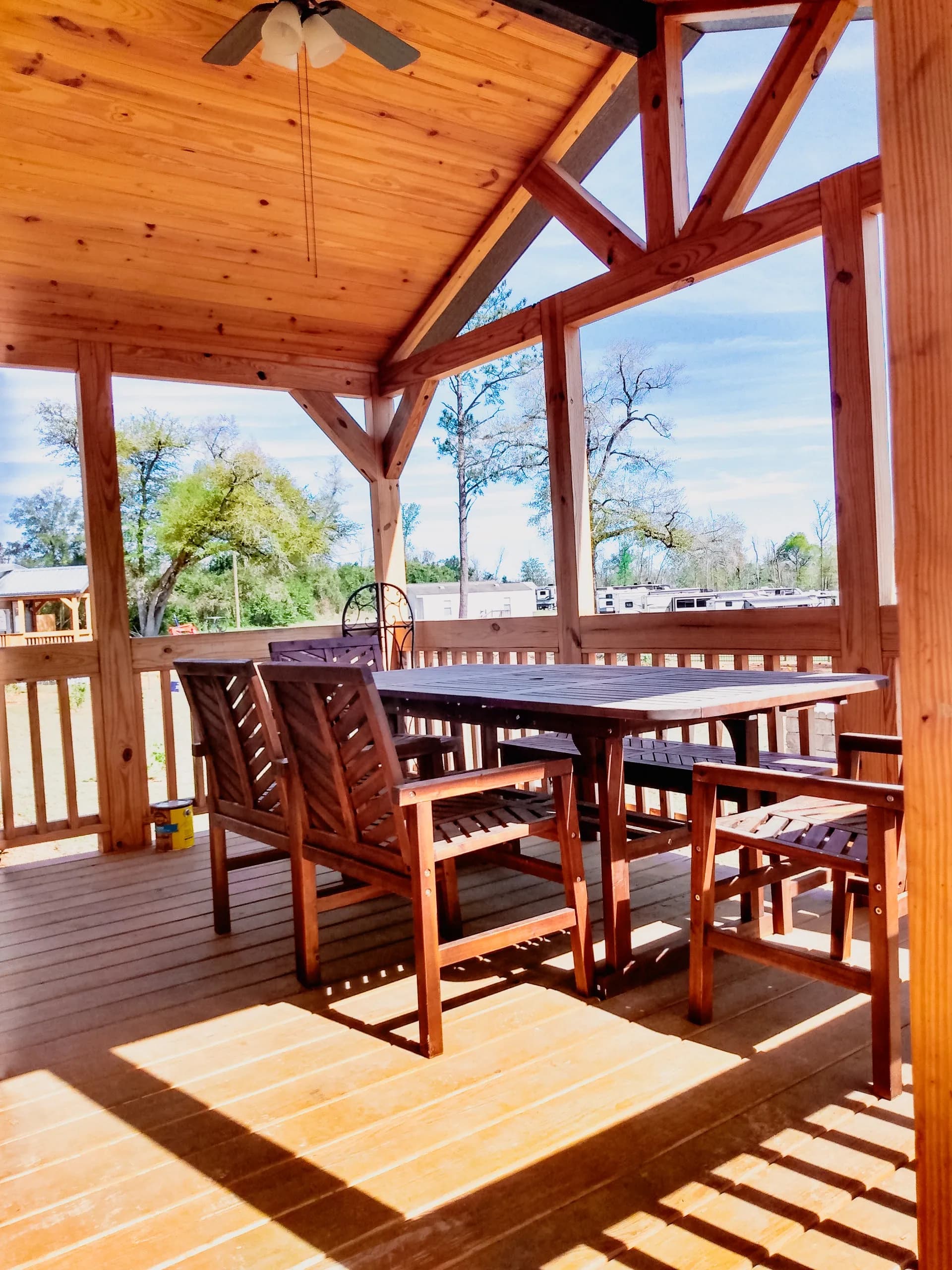 Autumn breeze | 4b 125 exterior home features