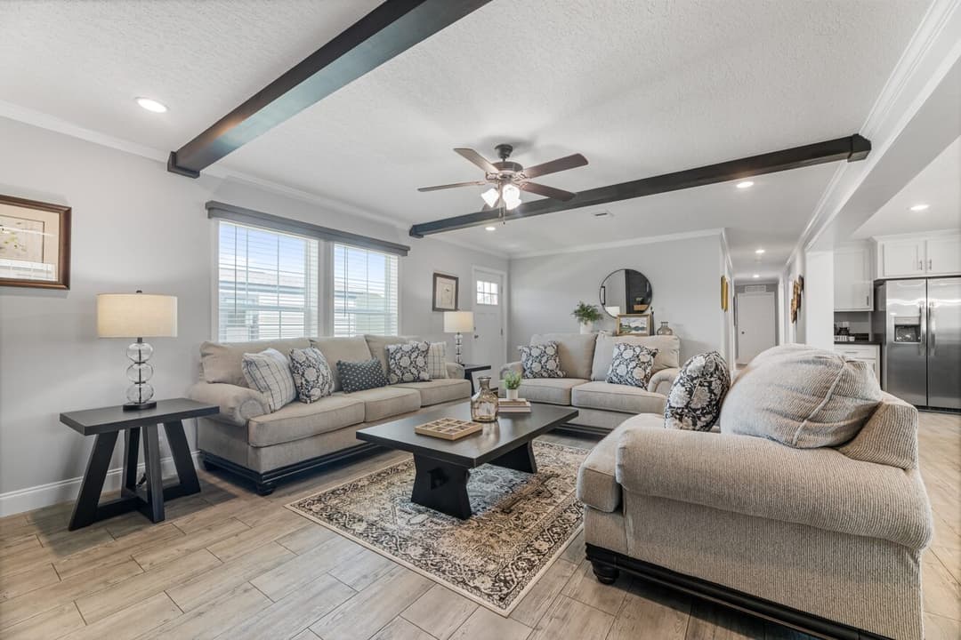 Jones 32764b interior home features