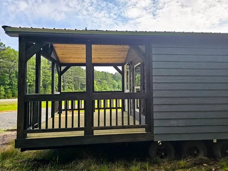 Rustic ridge | 4b 108 exterior home features