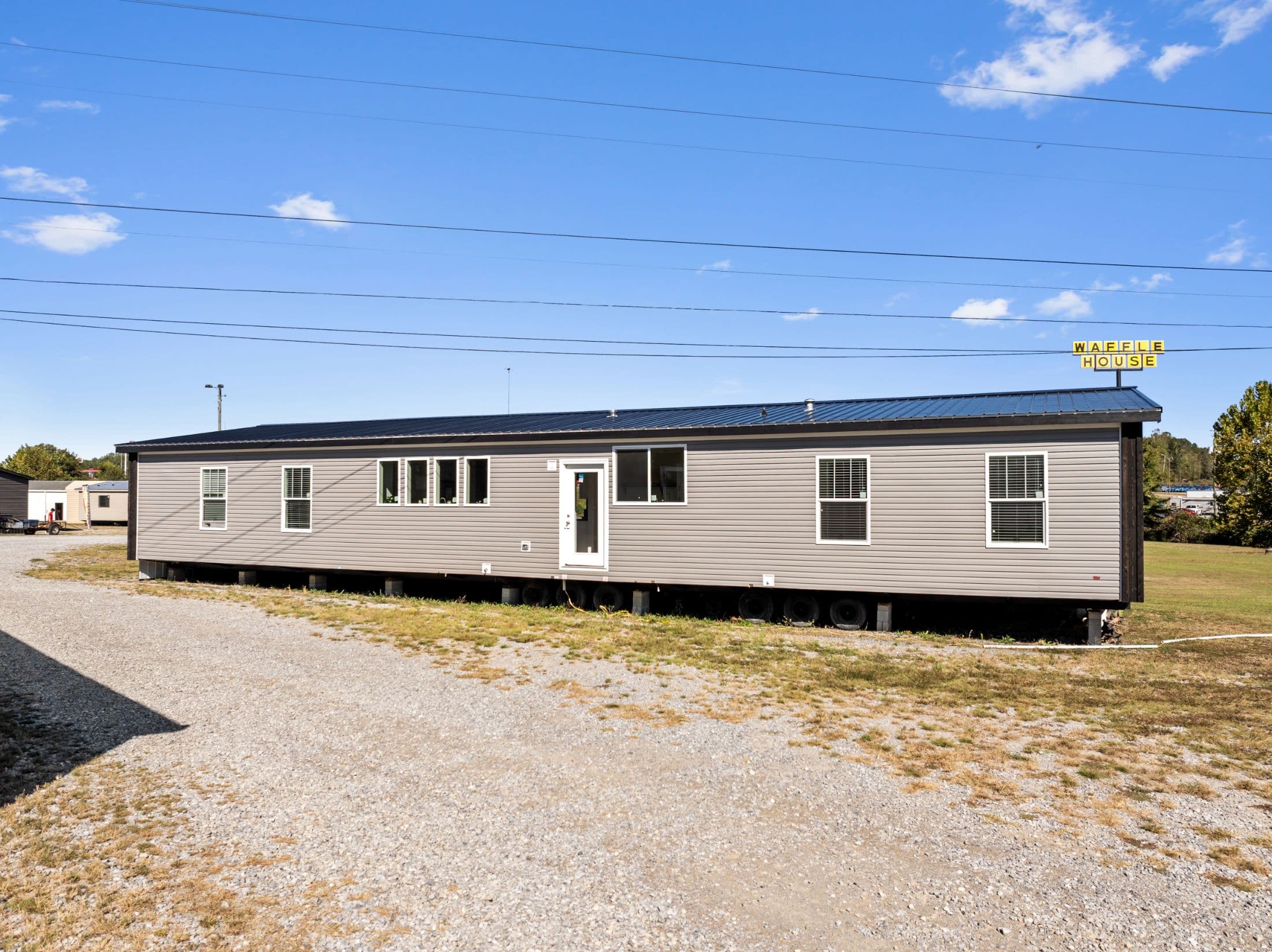 The twin creek  home features