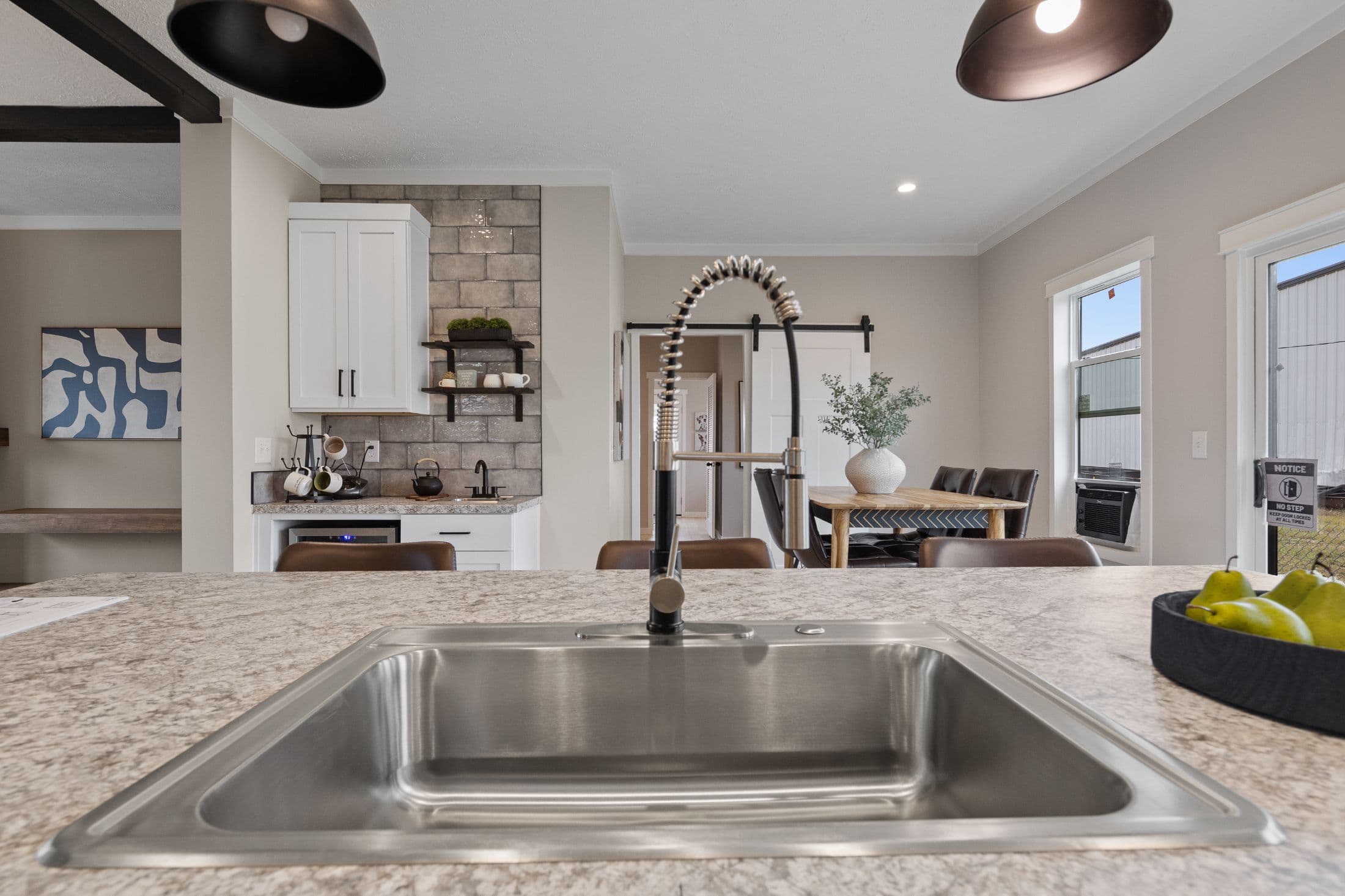 The altitude 2 kitchen home features