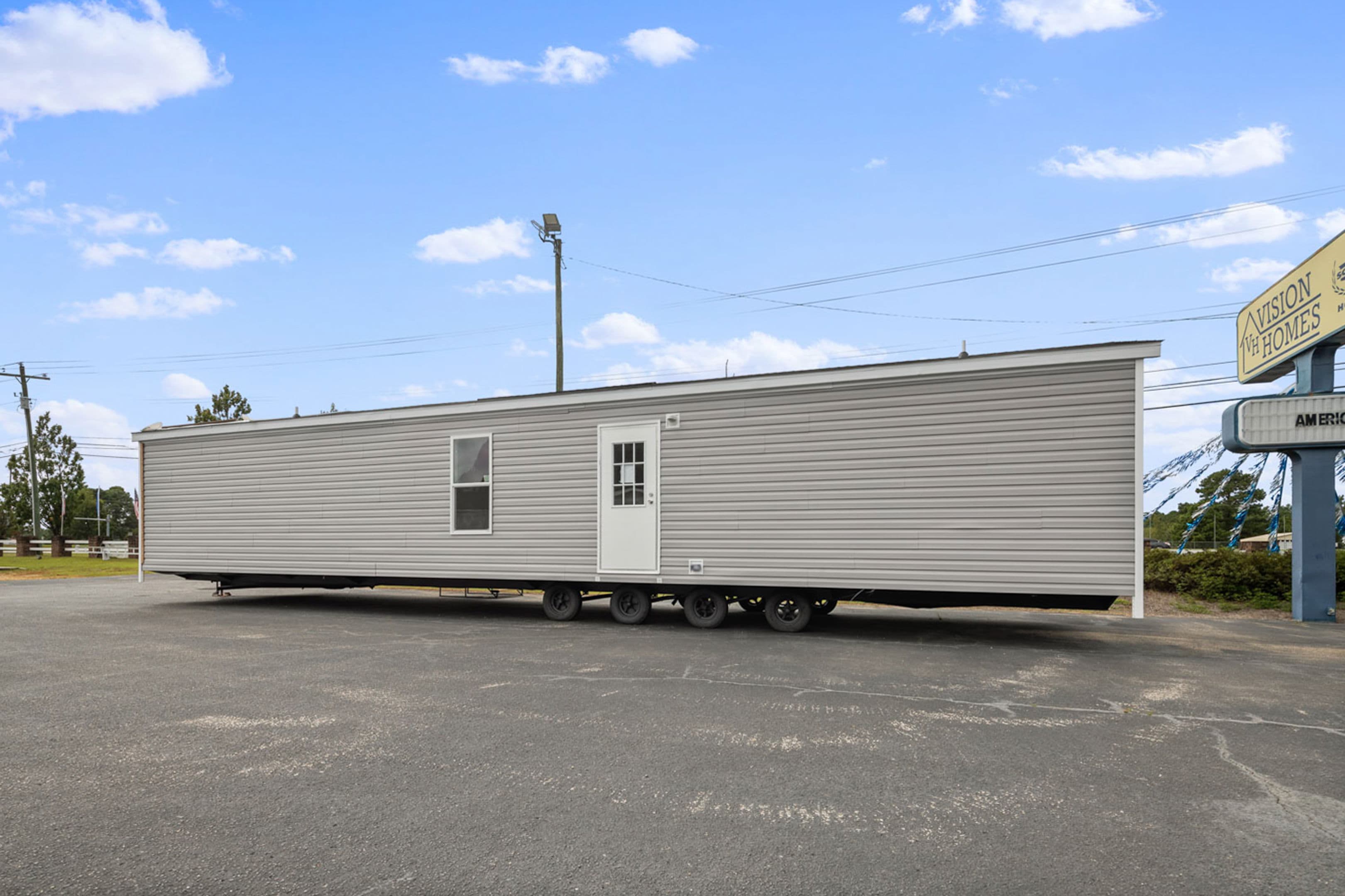 Riverside 1456 exterior home features