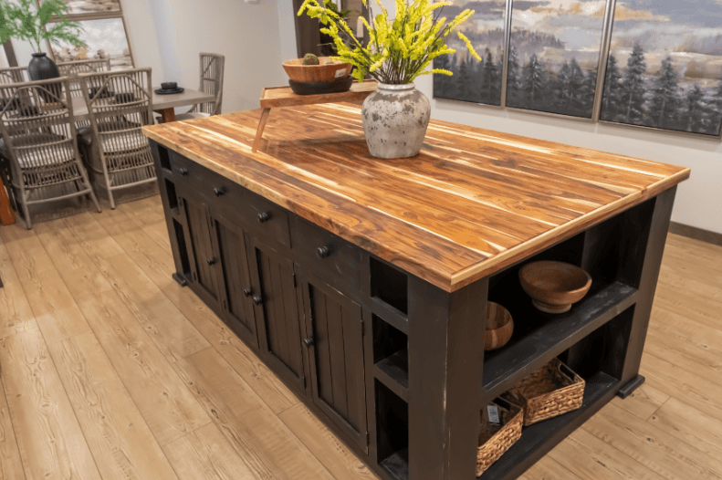 The keep kitchen home features