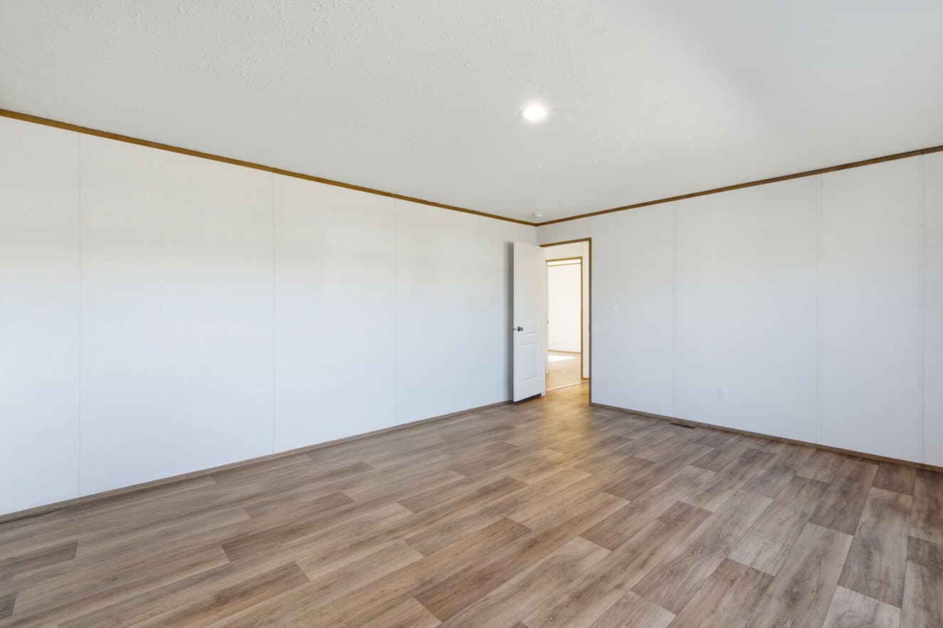 Phoenix 32483b  home features