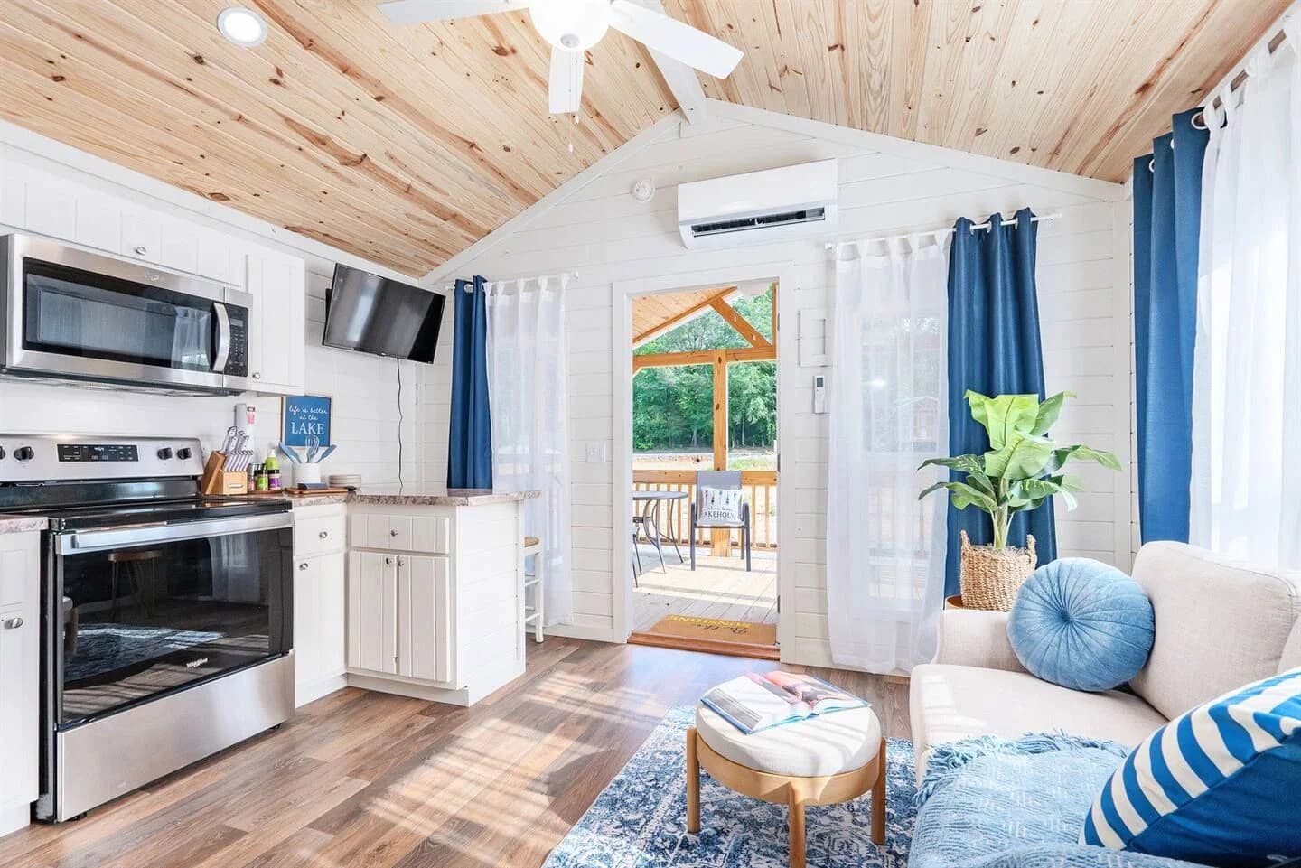 Blue lagoon | 4b 103 hybrid interior home features