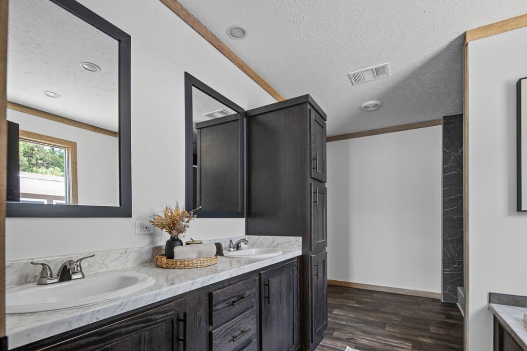 The delilah (inventory) bathroom home features