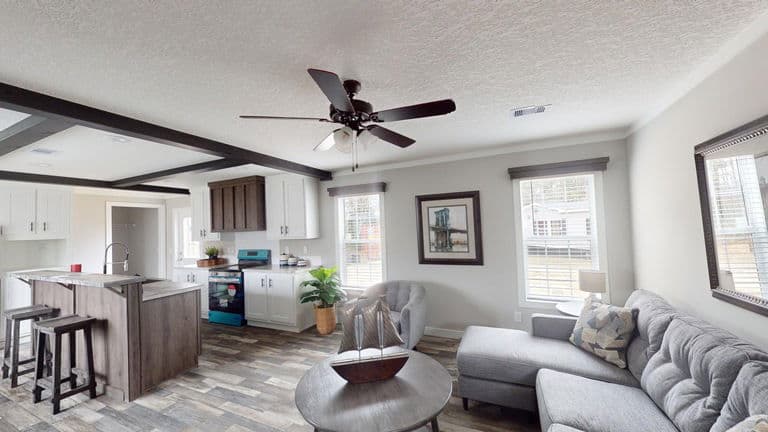 Swagger 16763a interior home features