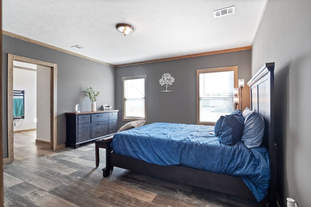 The lakewood interior and bedroom home features