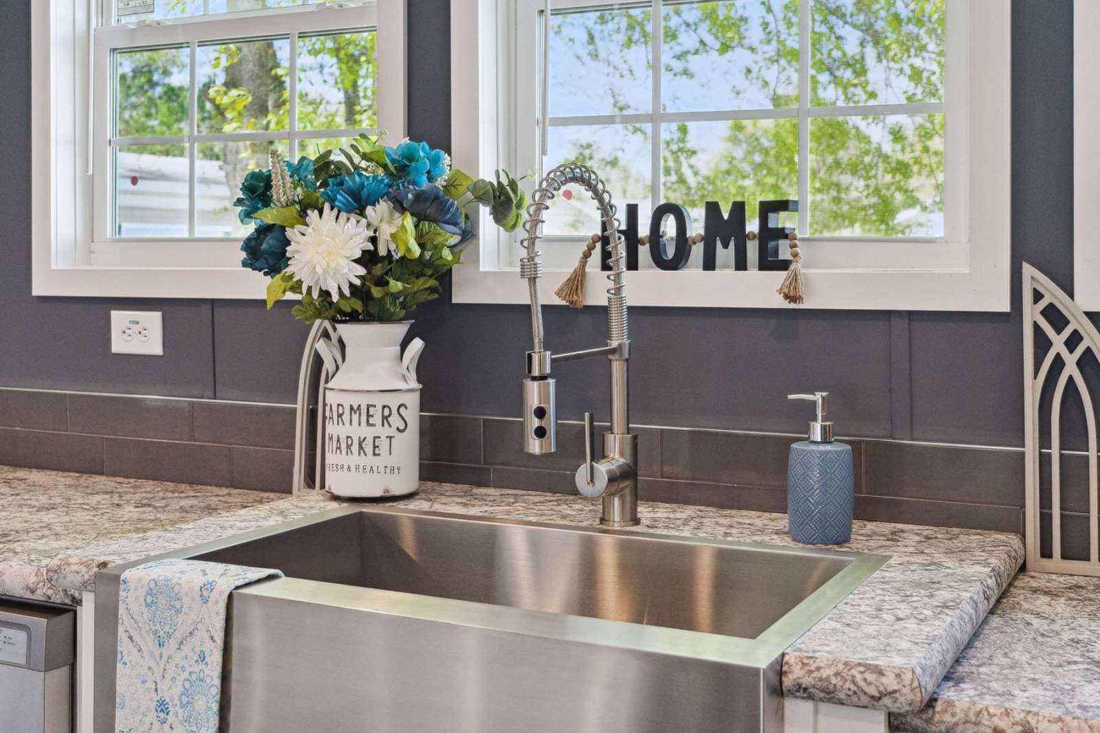 The aaron kitchen home features