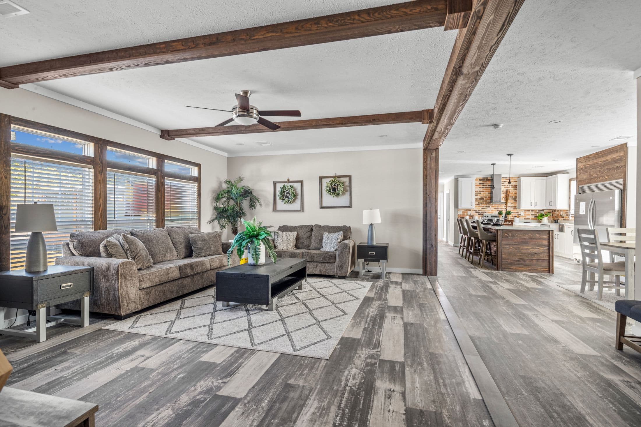 The azalea  home features