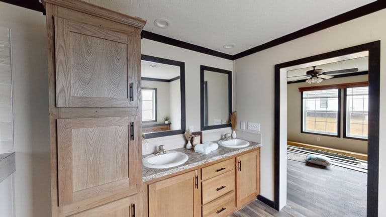 Banning 28724a bathroom home features