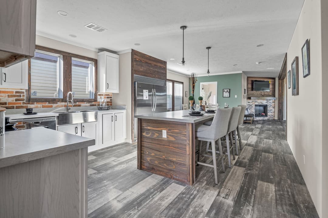 The azalea interior and kitchen home features