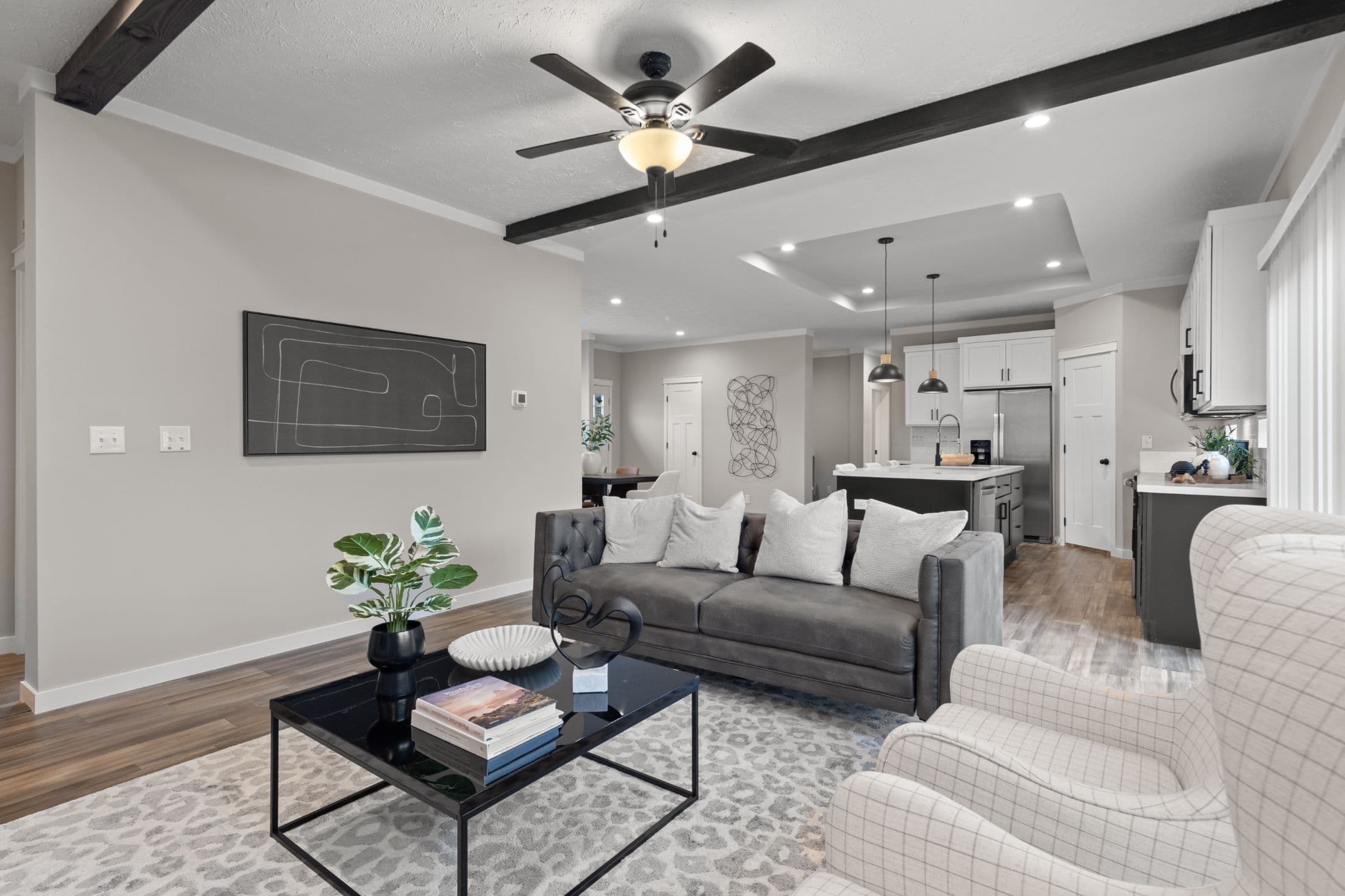 The altitude 1  home features