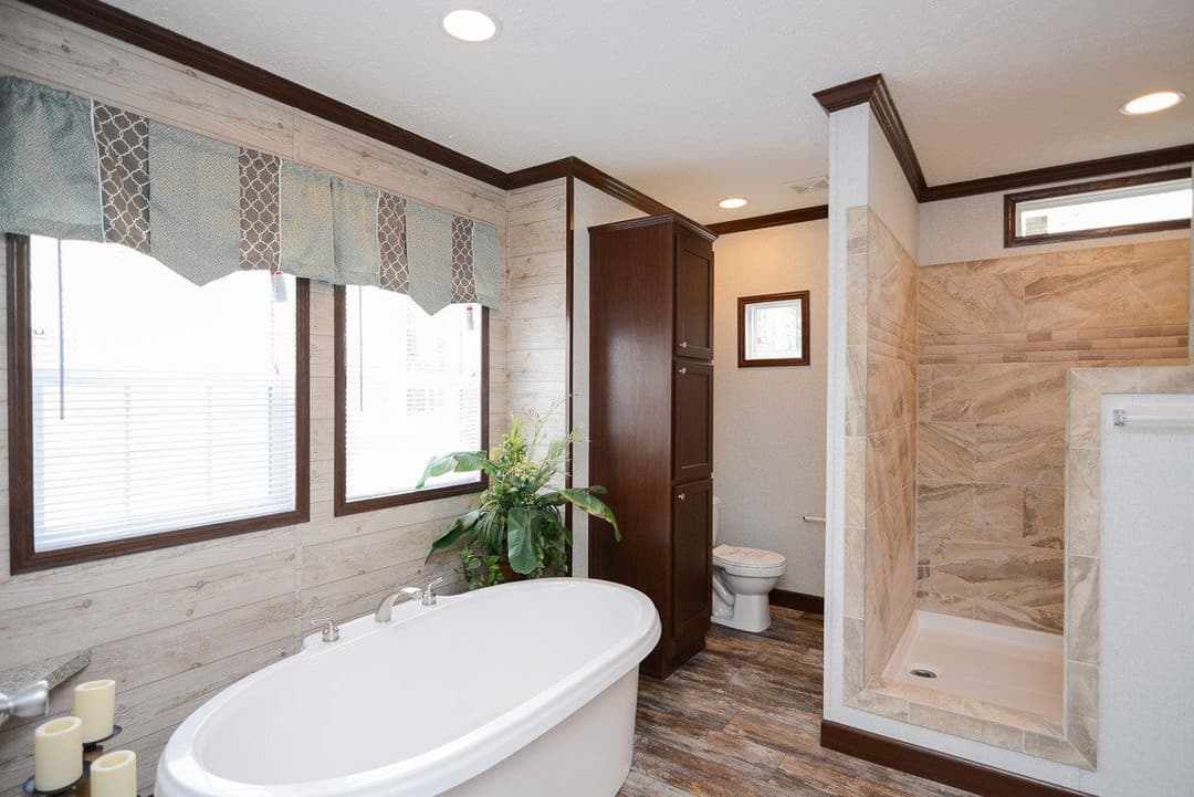 Velocity 28563k bathroom home features