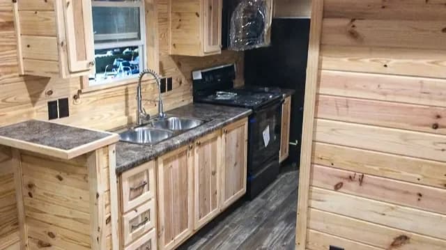 Hiker's hideout | 4b 101 kitchen home features