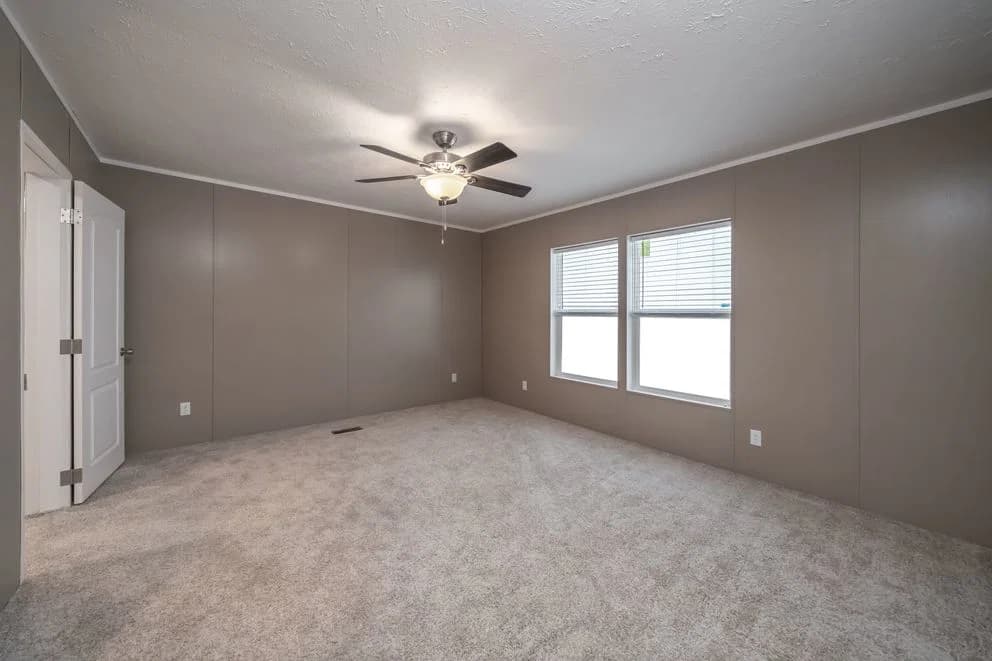 Tradition 56d bedroom home features