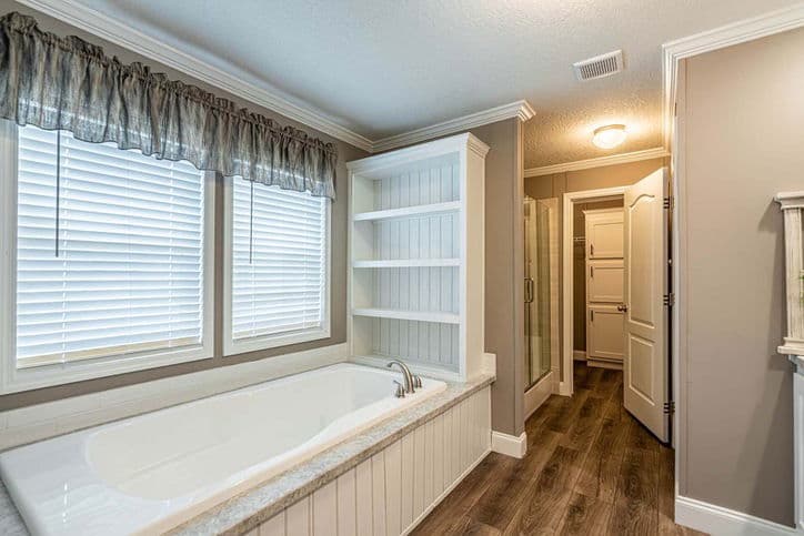 Isidro 32603c bathroom home features