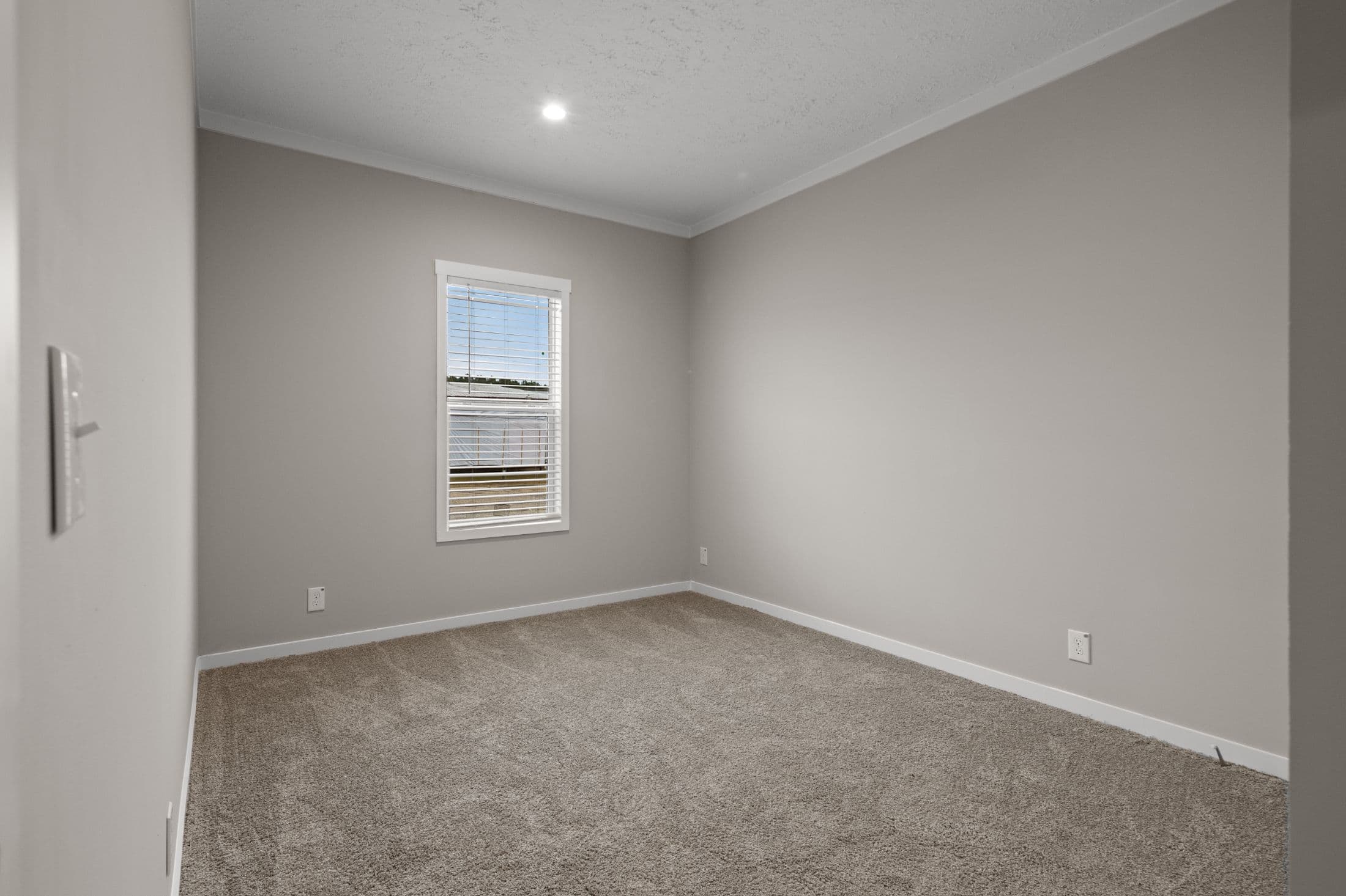 The altitude 1  home features