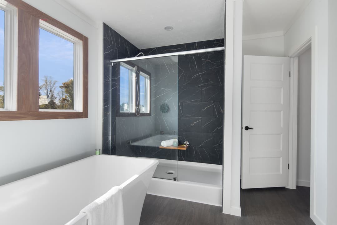 The little creek interior and bathroom home features