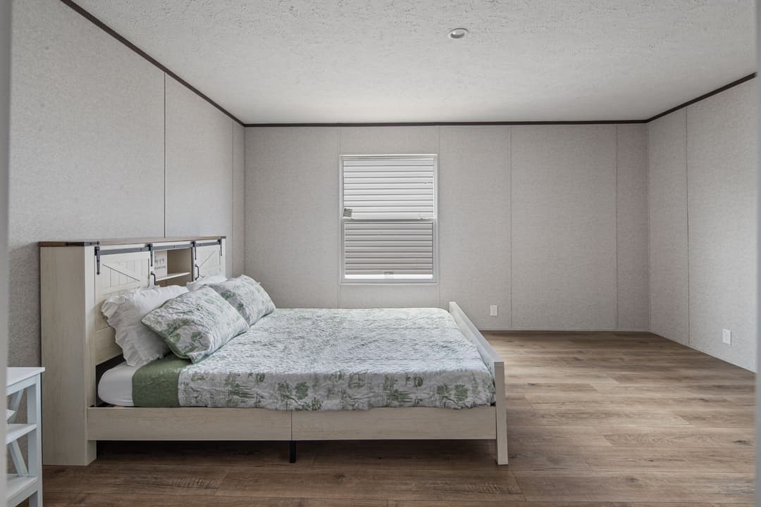 Riverbank 2856 (inventory) bedroom home features