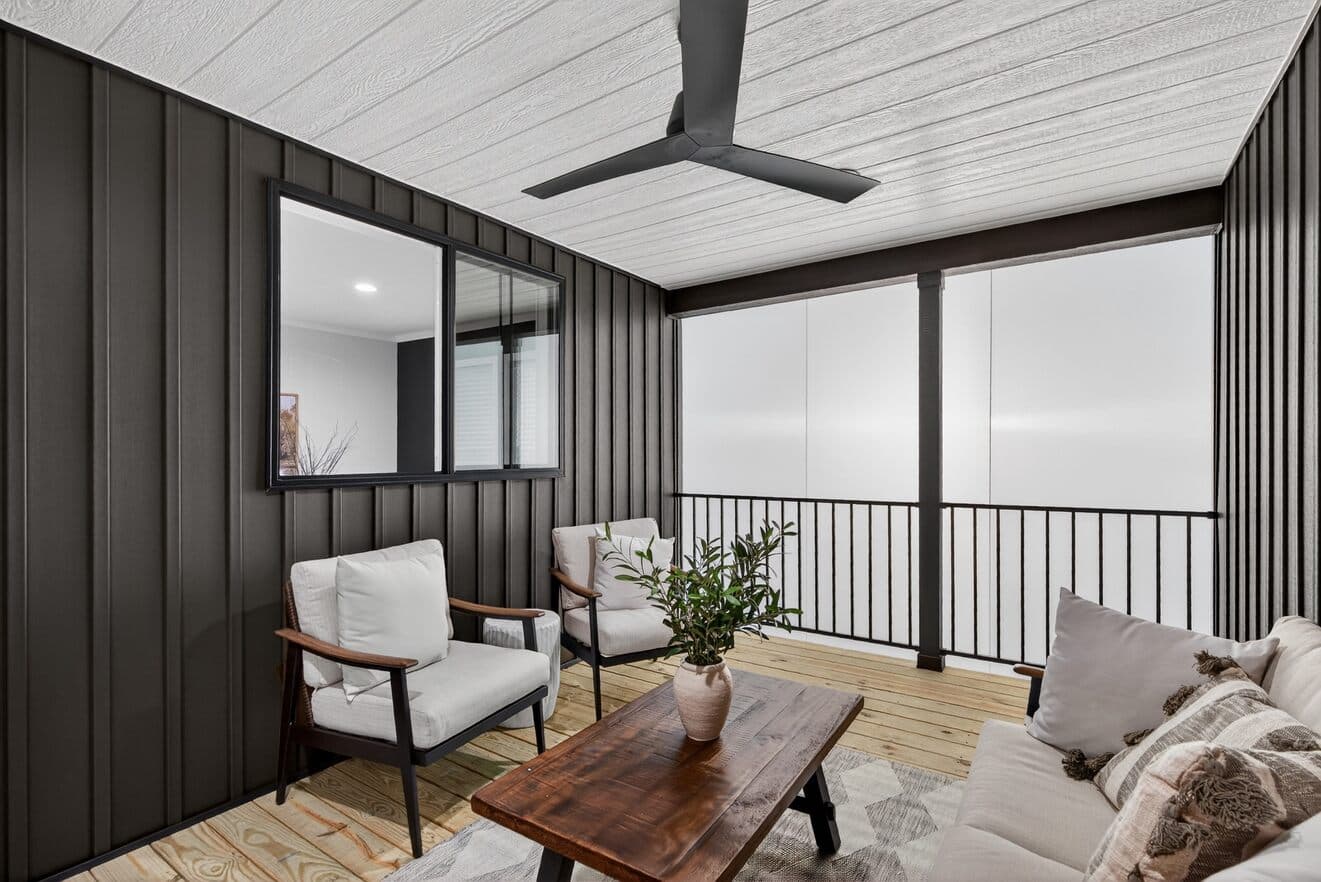 Axis 32563n exterior home features