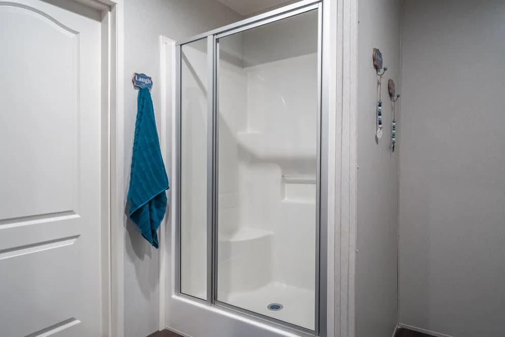 The eagle 48 bathroom home features