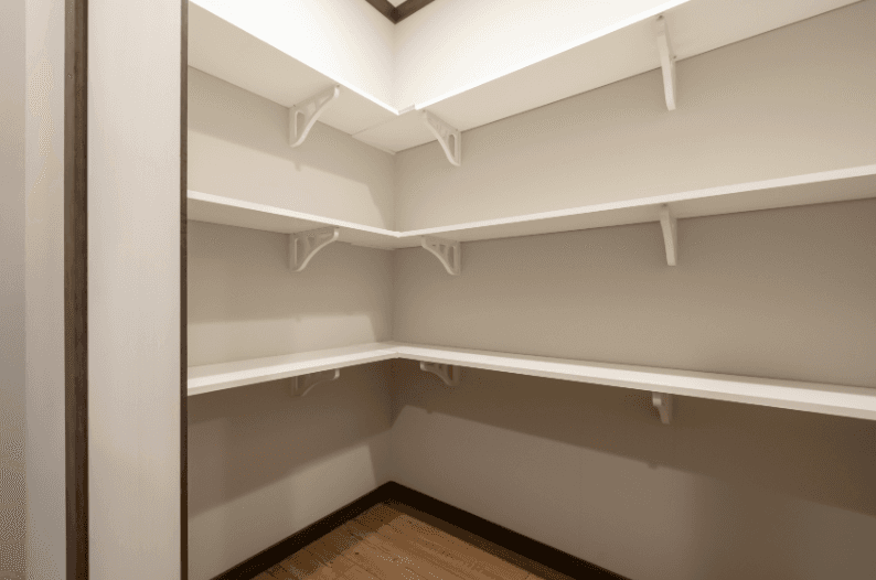 The keep kitchen home features