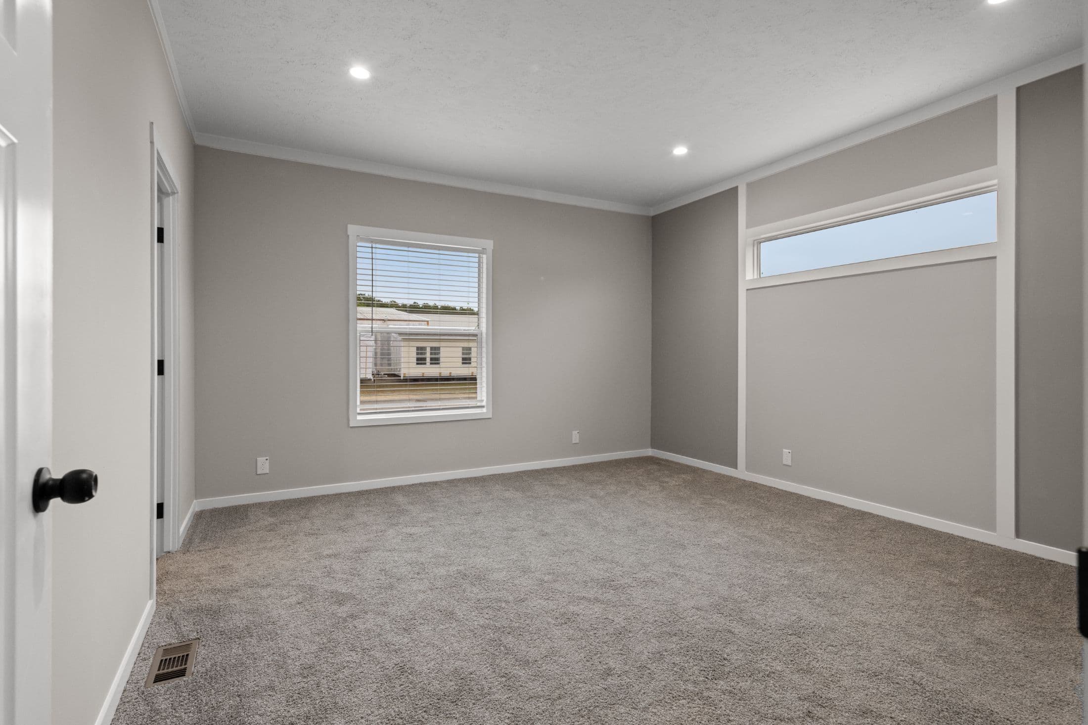 The altitude 1  home features