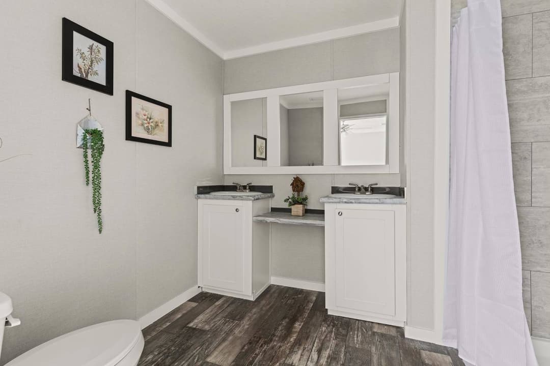 Grand slam 1676401 bathroom home features