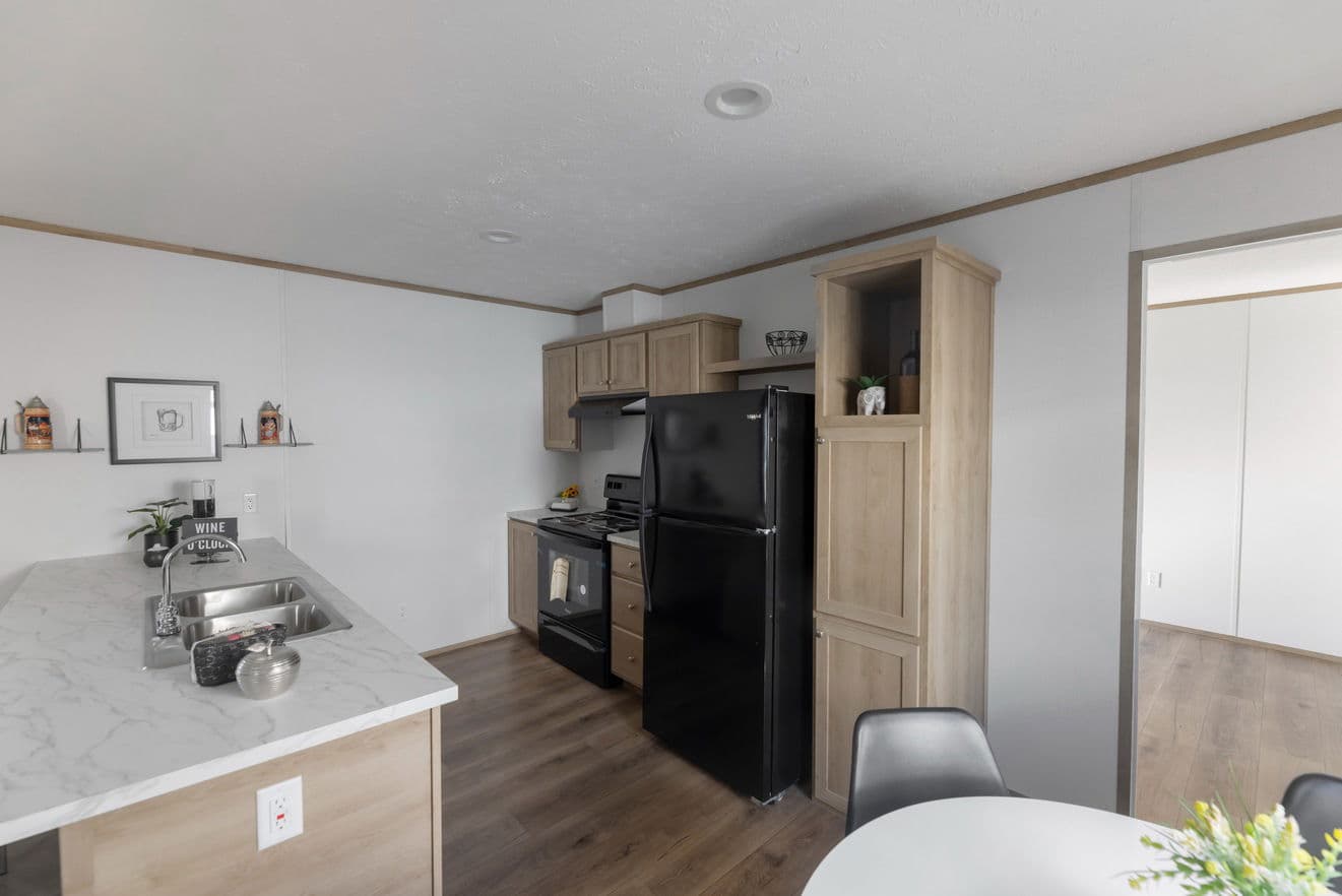 Phoenix 16663a kitchen home features