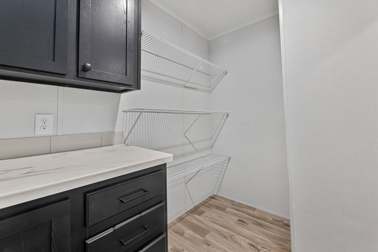 Vivid 28603n interior home features