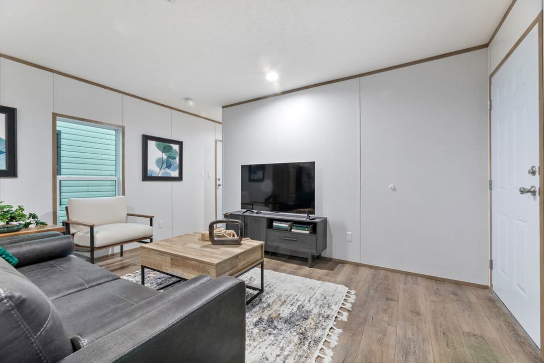 Augusta 16562a interior home features