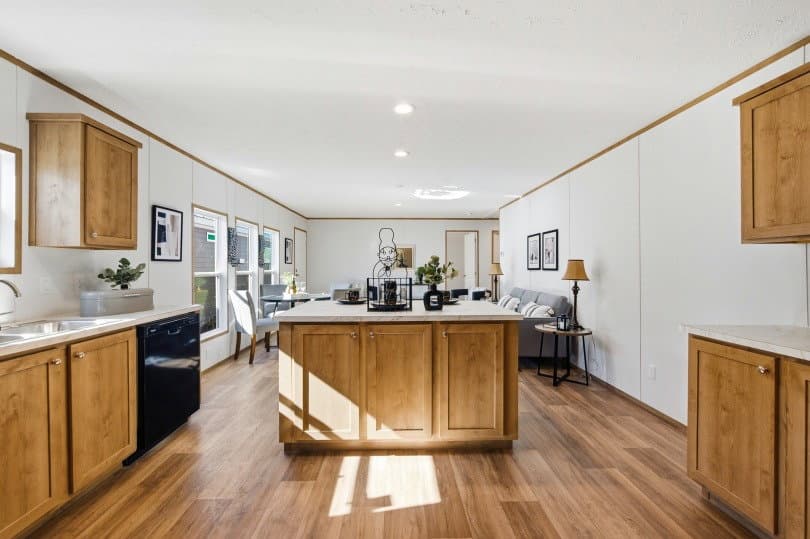 Phoenix 32483b hero home features