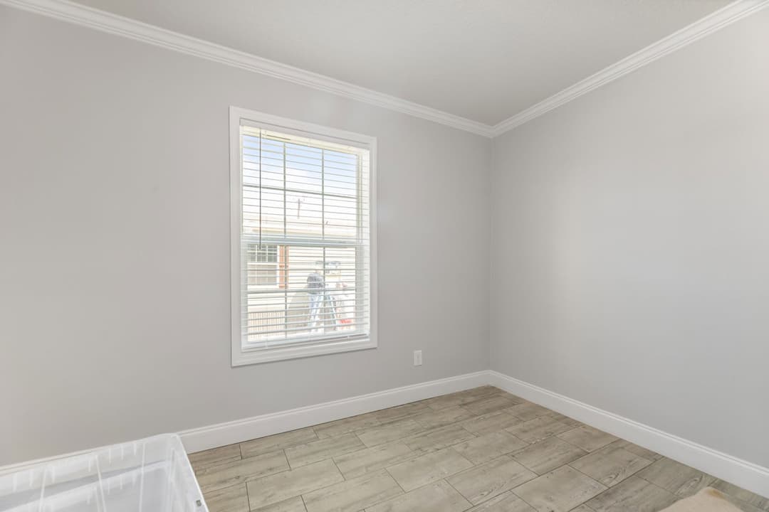 Jones 32764b bedroom home features